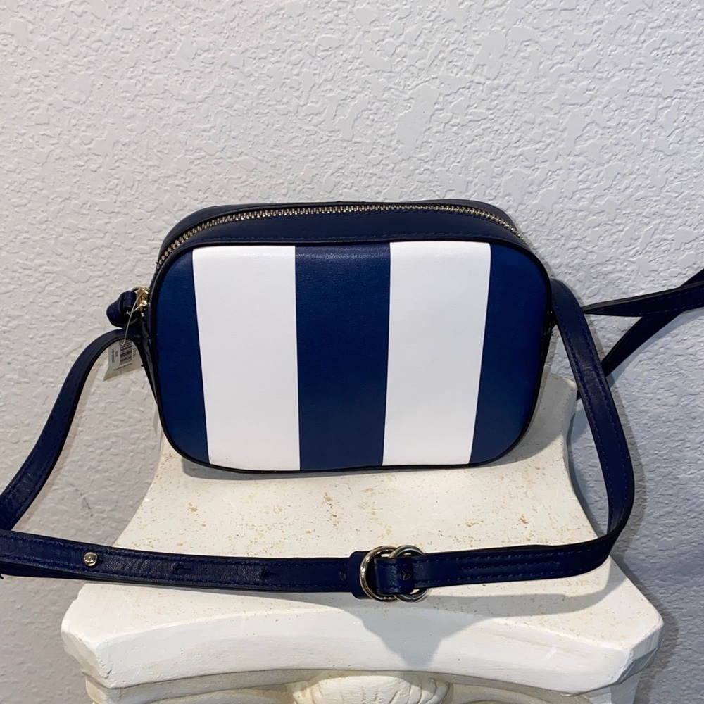 New GAP Mini Navy Crossbody Bag Bold Stripes Chic Design - Picture 3 of 9